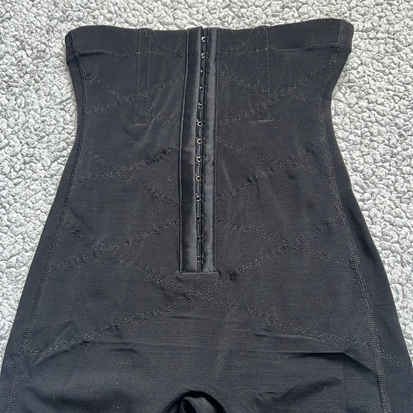 High Waist Curve Enhancing Tummy Control Shapewear with Lace Trim - Picture 3 of 8